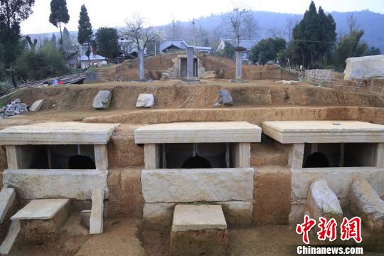 贵州遵义团溪杨辉墓地全景 贵州省考古所 摄